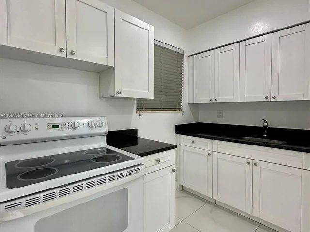 62 NE 78th St # 4, Miami FL 33138
