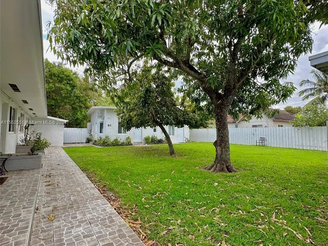 62 NE 78th St # 4, Miami FL 33138