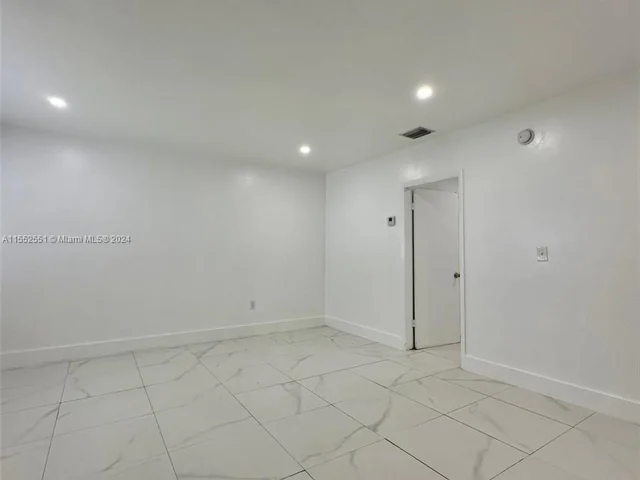 62 NE 78th St # 4, Miami FL 33138