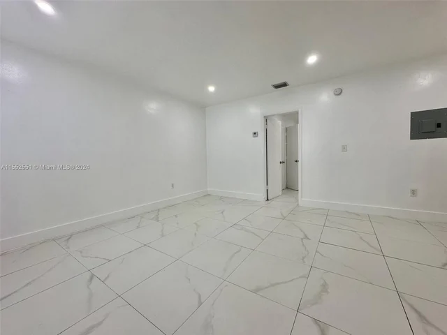 62 NE 78th St # 4, Miami FL 33138