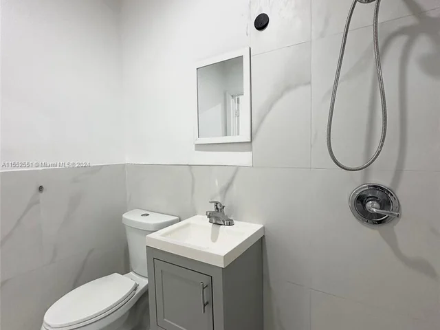 62 NE 78th St # 4, Miami FL 33138