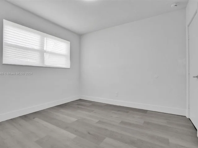 1041 NE 169th St, Miami FL 33162