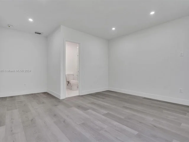 1041 NE 169th St, Miami FL 33162