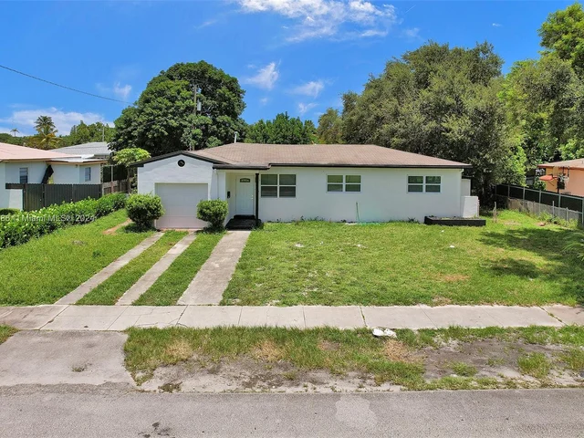 1041 NE 169th St, Miami FL 33162
