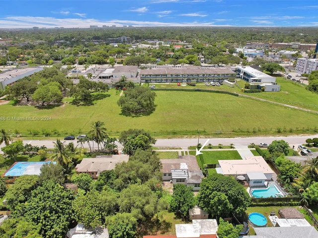 1041 NE 169th St, Miami FL 33162