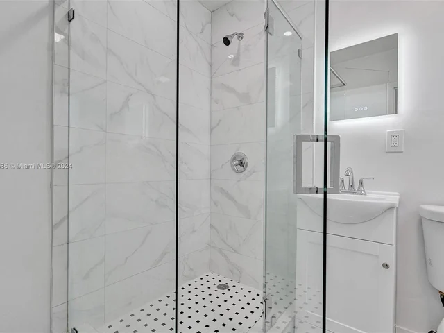 1041 NE 169th St, Miami FL 33162