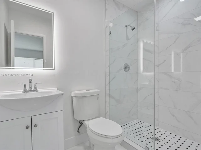 1041 NE 169th St, Miami FL 33162