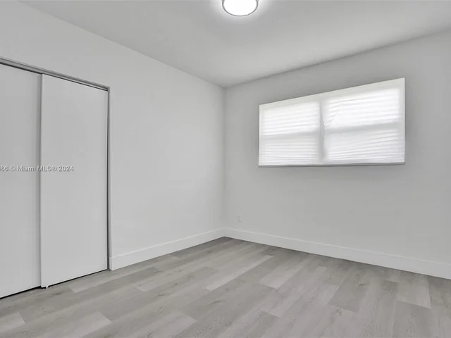 1041 NE 169th St, Miami FL 33162