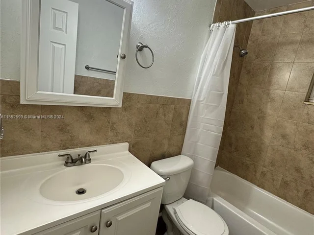 110 NE 19th Ave # 18, Deerfield Beach FL 33441