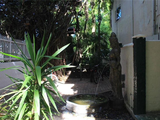 1777 MICHIGAN AV # 202, Miami Beach FL 33139