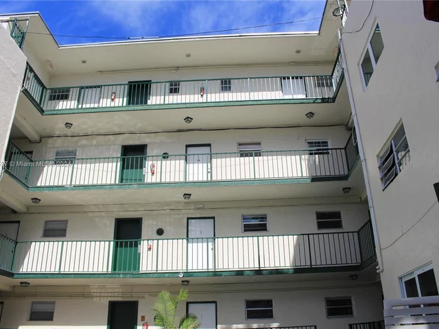 1777 MICHIGAN AV # 202, Miami Beach FL 33139