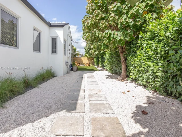 101 NW 47th St, Miami FL 33127