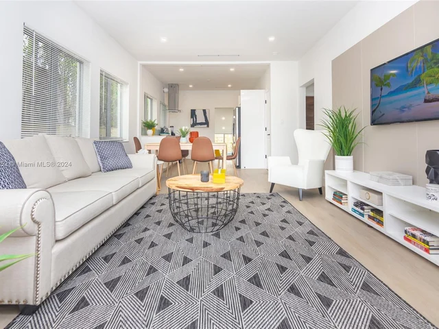 101 NW 47th St, Miami FL 33127