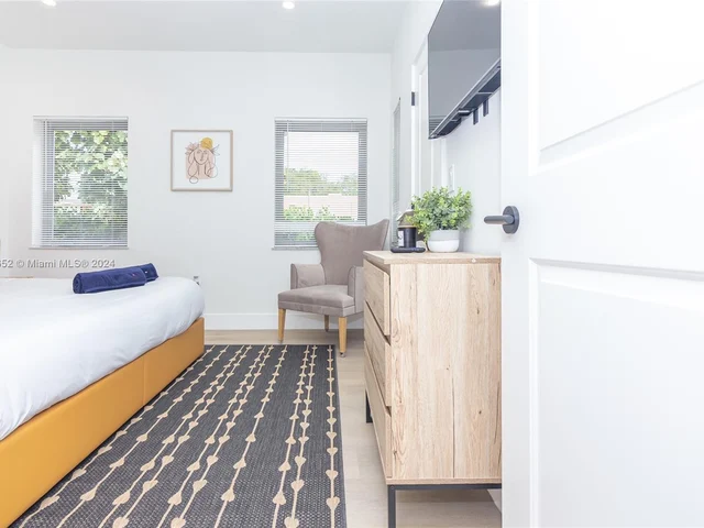 101 NW 47th St, Miami FL 33127