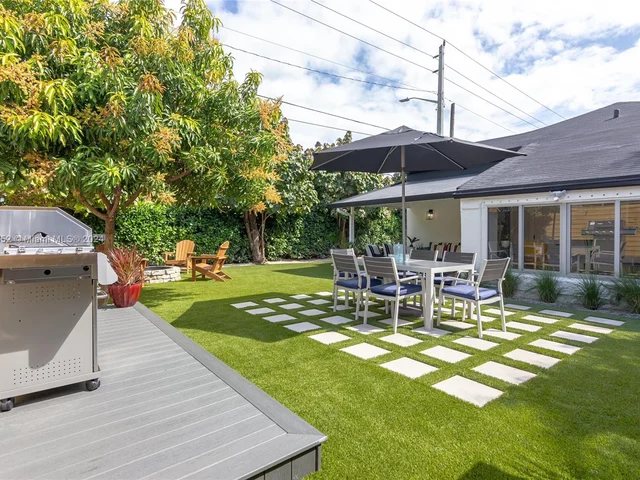 101 NW 47th St, Miami FL 33127