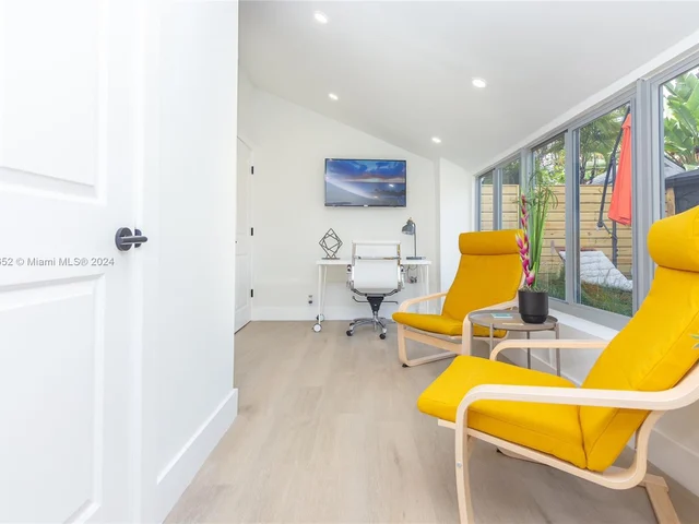 101 NW 47th St, Miami FL 33127