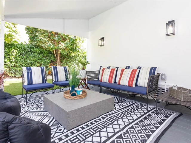 101 NW 47th St, Miami FL 33127