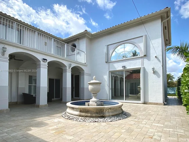 6218 NW 113th Pl, Doral FL 33178