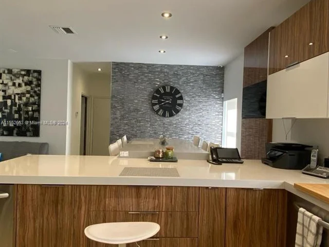 6218 NW 113th Pl, Doral FL 33178