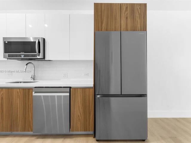 1035 9th St # 6, Miami Beach FL 33139