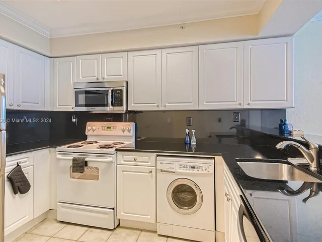 2501 S Ocean Dr, Hollywood FL 33019