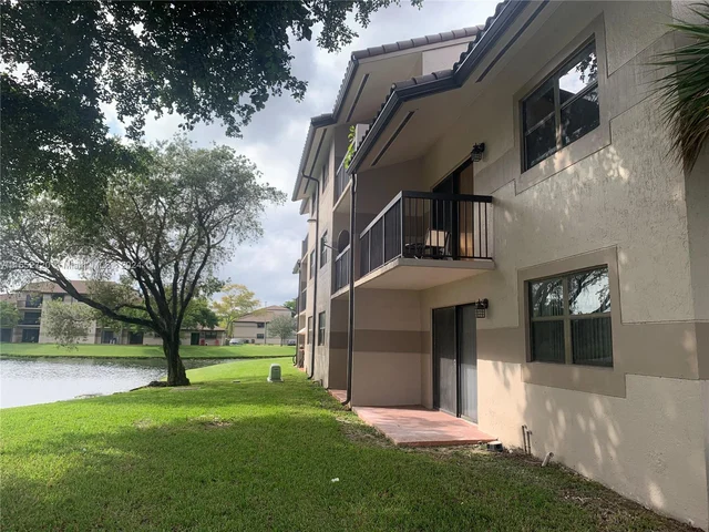 9858 Nob Hill Ln # 9858, Sunrise FL 33351