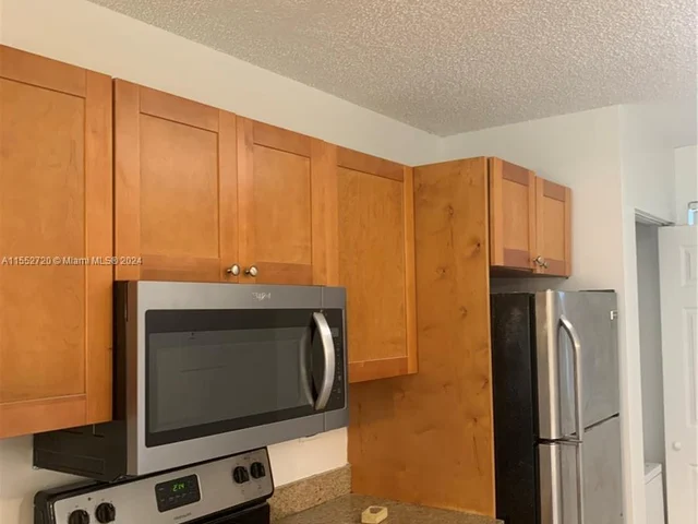 9858 Nob Hill Ln # 9858, Sunrise FL 33351