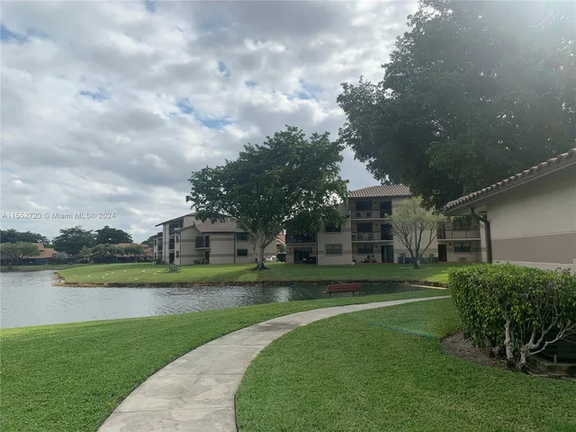 9858 Nob Hill Ln # 9858, Sunrise FL 33351