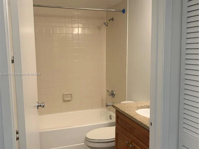 9858 Nob Hill Ln # 9858, Sunrise FL 33351