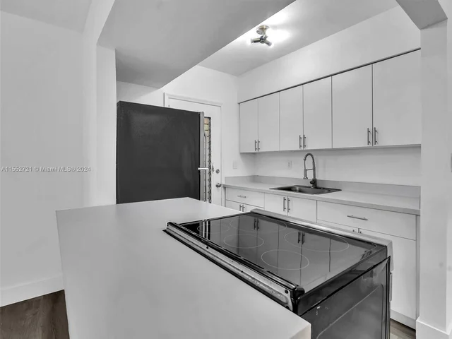 10190 E Bay Harbor Dr # 7E, Bay Harbor Islands FL 33154