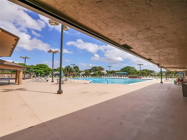 3710 NW 19th St, Coconut Creek FL 33066