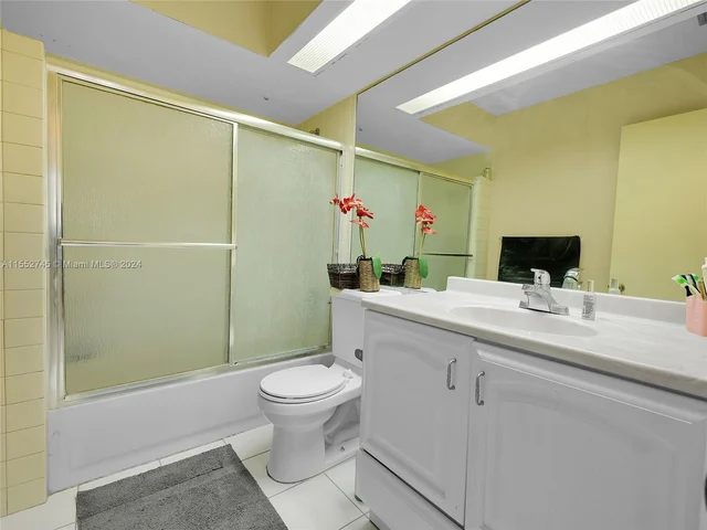 3710 NW 19th St, Coconut Creek FL 33066