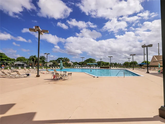 3710 NW 19th St, Coconut Creek FL 33066