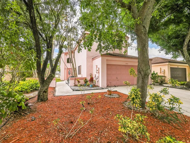 3710 NW 19th St, Coconut Creek FL 33066