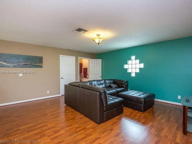 5289 NW 112th Way, Coral Springs FL 33076