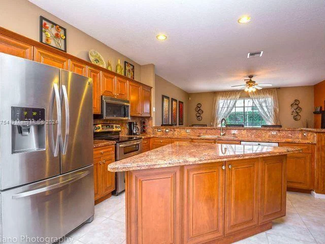 5289 NW 112th Way, Coral Springs FL 33076