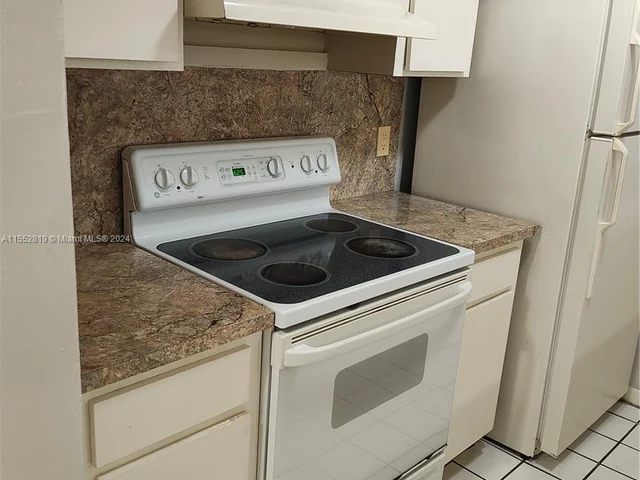 8180 Geneva Ct # 529, Doral FL 33166