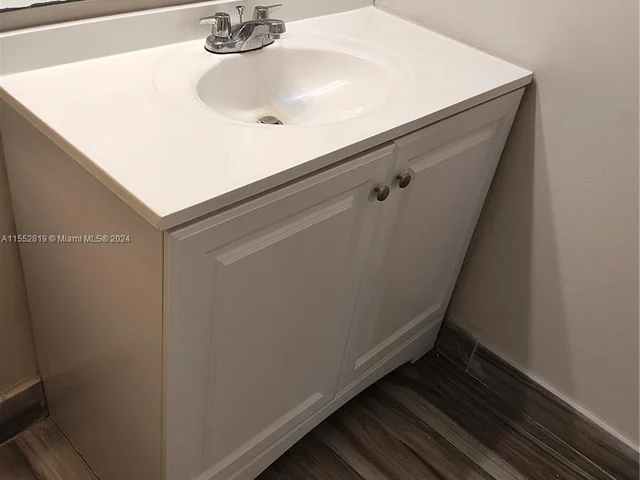 8180 Geneva Ct # 529, Doral FL 33166