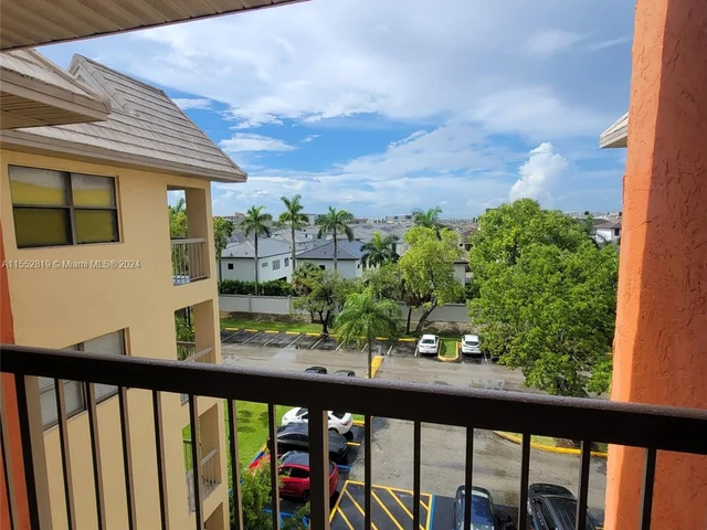 8180 Geneva Ct # 529, Doral FL 33166