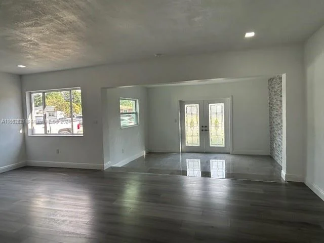 581 NW 184th Ter, Miami Gardens FL 33169