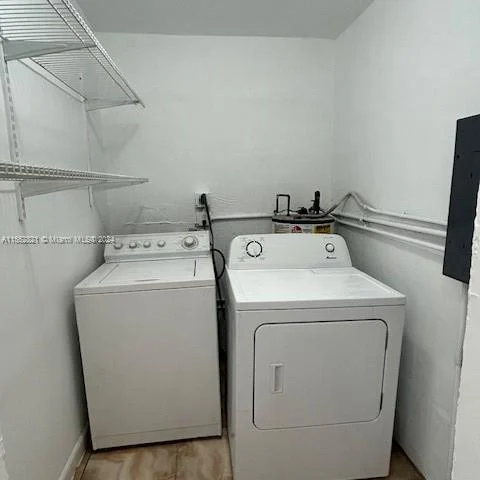 581 NW 184th Ter, Miami Gardens FL 33169