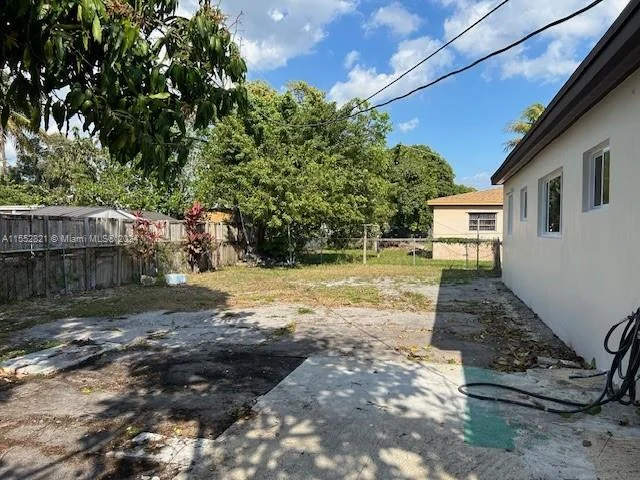 581 NW 184th Ter, Miami Gardens FL 33169