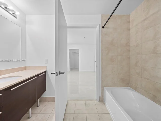 1900 N Bayshore Dr # 1918, Miami FL 33132