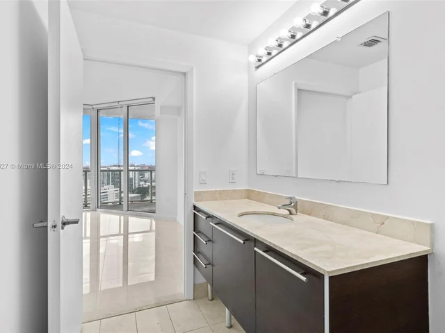 1900 N Bayshore Dr # 1918, Miami FL 33132