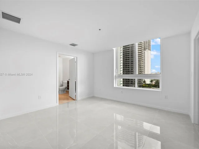 1900 N Bayshore Dr # 1918, Miami FL 33132