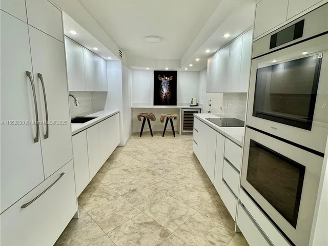 1111 Crandon Blvd # A404, Key Biscayne FL 33149