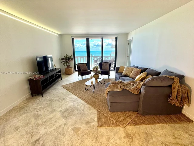 1111 Crandon Blvd # A404, Key Biscayne FL 33149