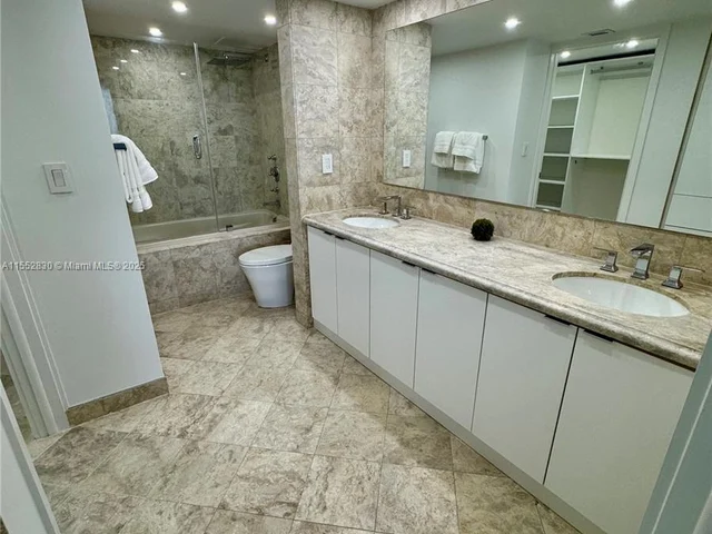 1111 Crandon Blvd # A404, Key Biscayne FL 33149