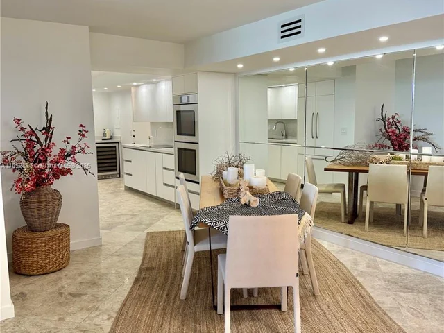 1111 Crandon Blvd # A404, Key Biscayne FL 33149