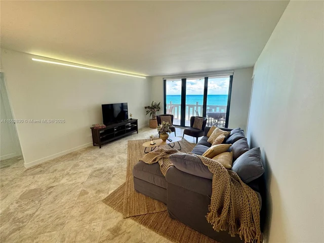 1111 Crandon Blvd # A404, Key Biscayne FL 33149